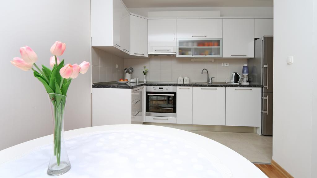 Antonijas Sunny Apartment Makarska Esterno foto