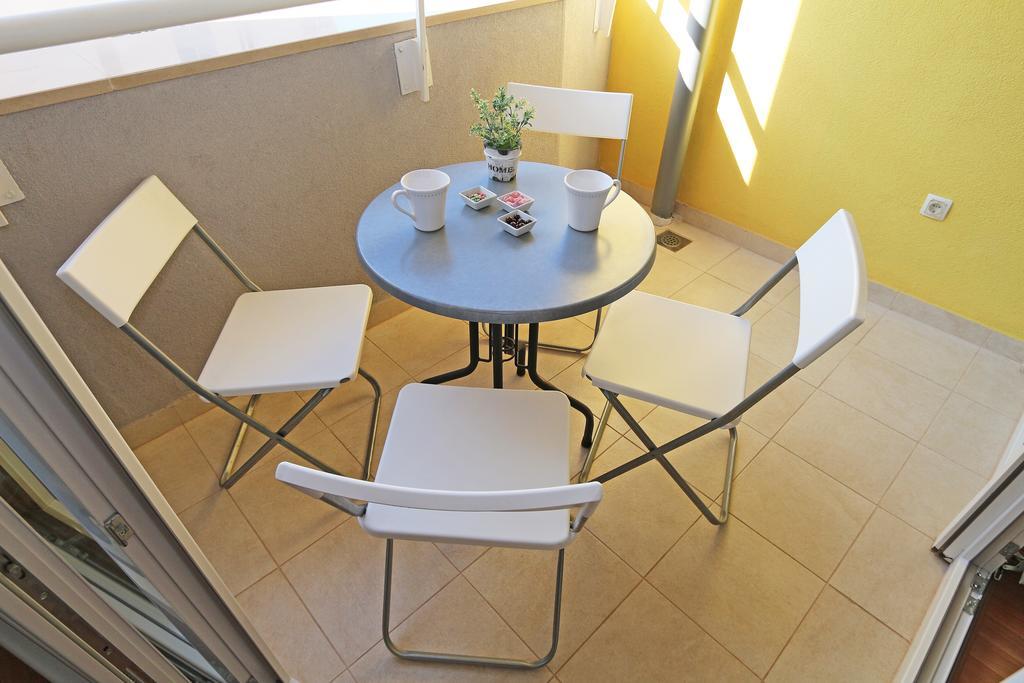 Antonijas Sunny Apartment Makarska Esterno foto
