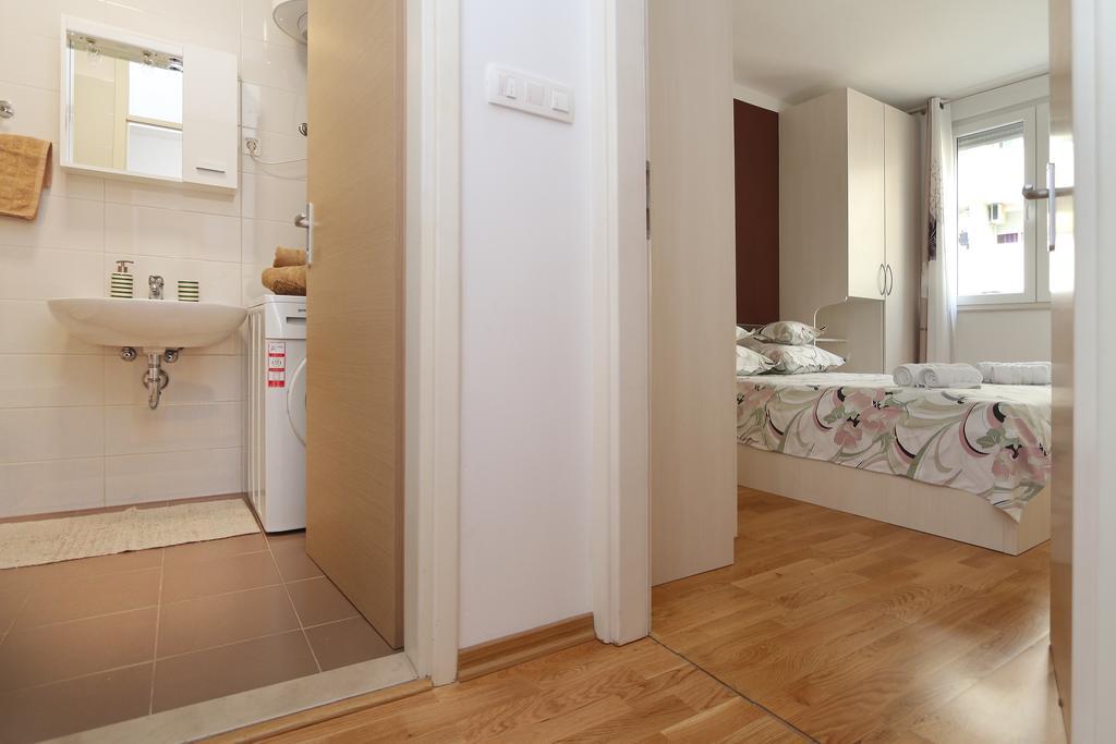 Antonijas Sunny Apartment Makarska Esterno foto