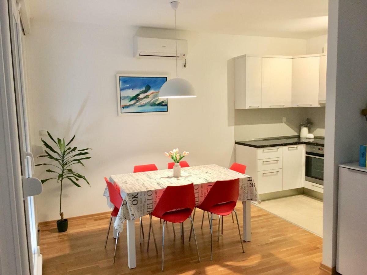 Antonijas Sunny Apartment Makarska Esterno foto